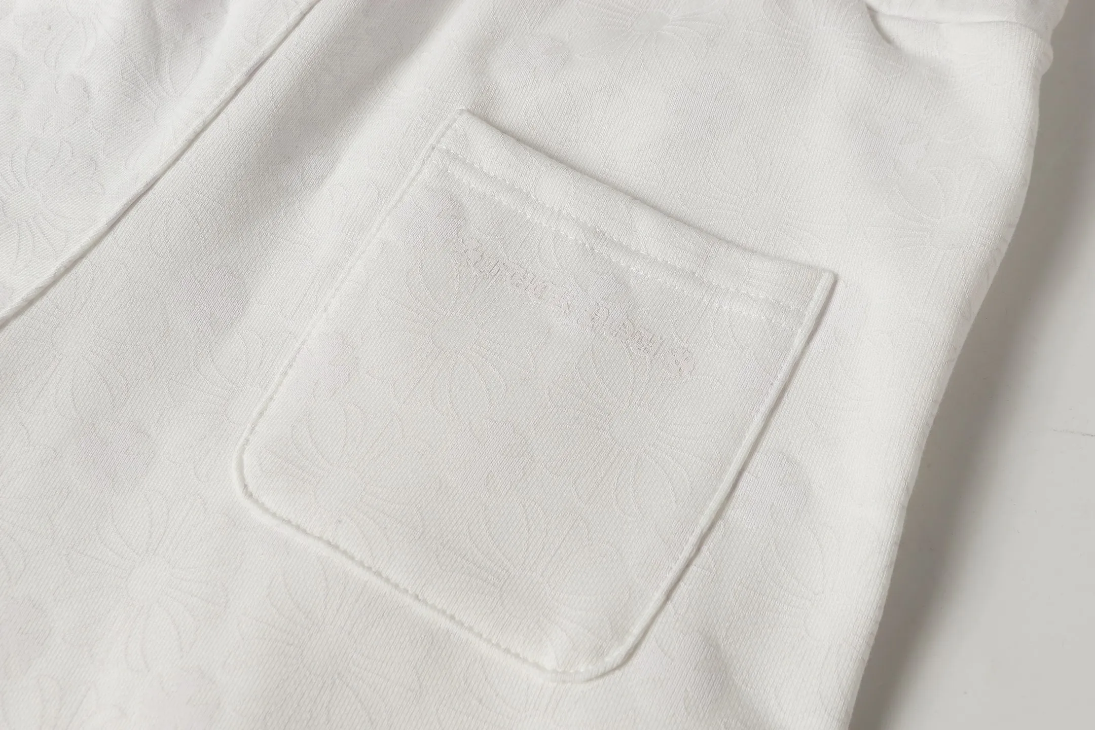 P280 #W5001 cross-border model. Those who pursue quality, please do not place an order. -Chrome Hearts/Chrome Hearts dark pattern all-over Sanskrit letter printed trousers, casual pants and sweatpants -High weight, high density and high quality. The wool is soft, delicate and skin-friendly. It feels soft and silky. It has excellent warmth and skin-friendly properties.